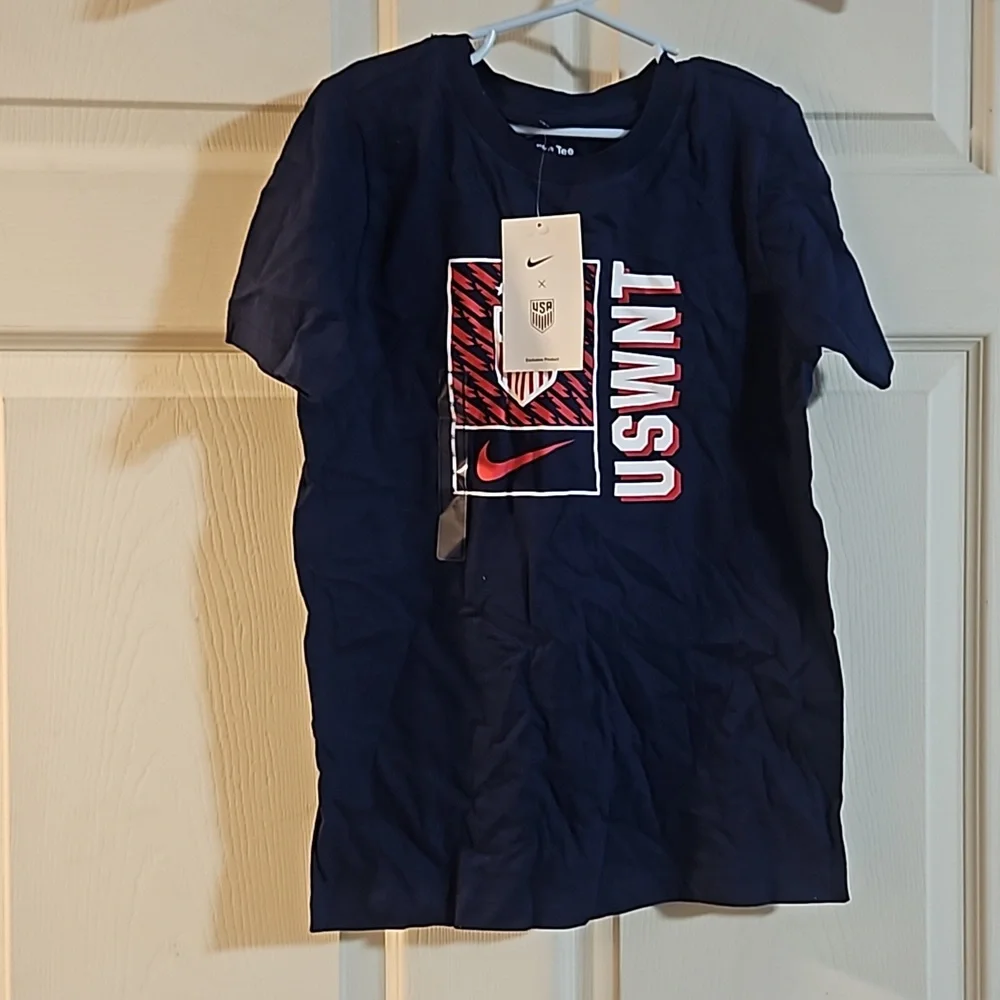 Nike Youth USWNT 2023 Logo Navy T-Shirt: NEW WITH TAGS: SIZE S